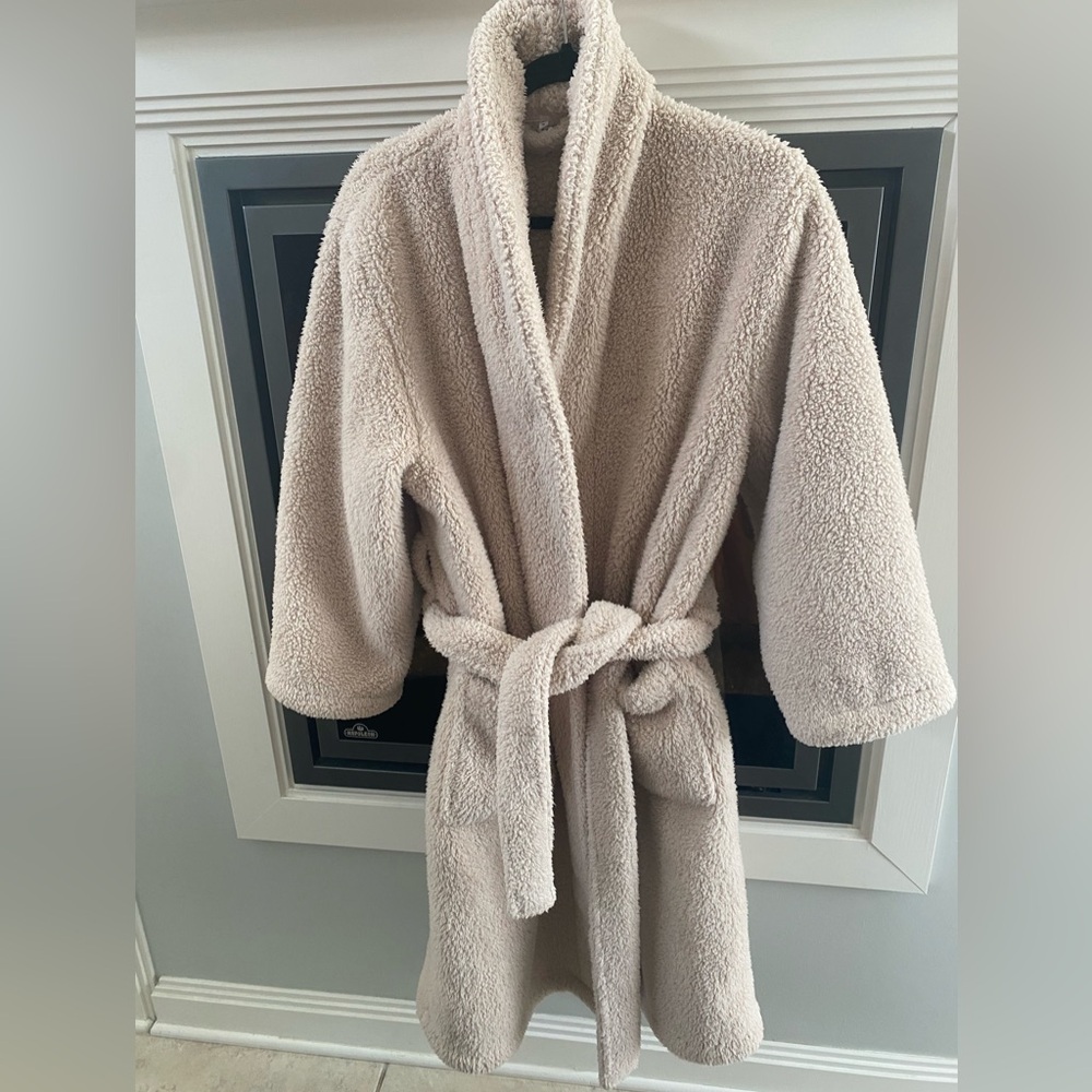 Women’s Cozy Comfort Pottery Barn Cream Textured Robe Sz - M